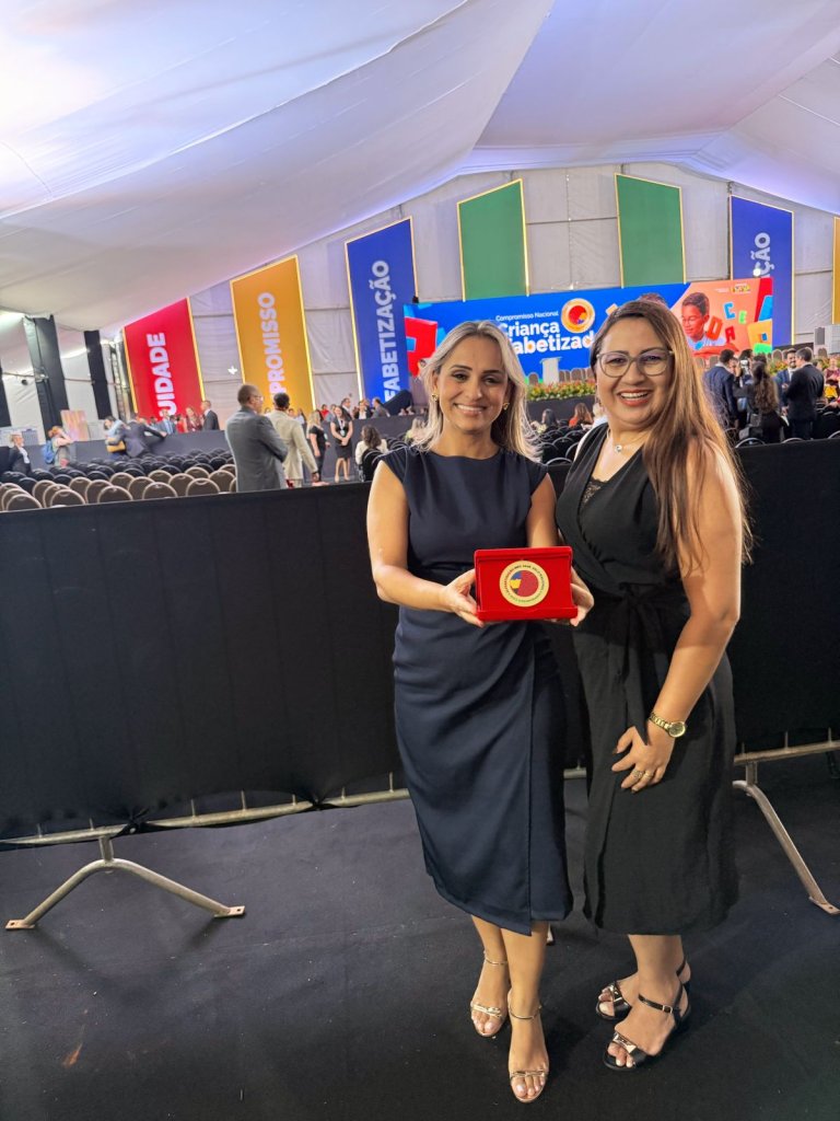 PEABIRU RECEBE, PELO SEGUNDO ANO CONSECUTIVO, O SELO OURO DE COMPROMISSO NACIONAL CRIANÇA ALFABETIZADA