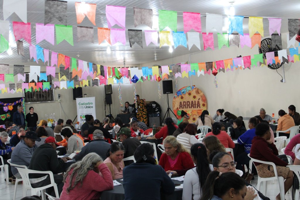 ENCONTRO JUNINO COM BENEFICIÁRIOS DO BOLSA FAMÍLIA