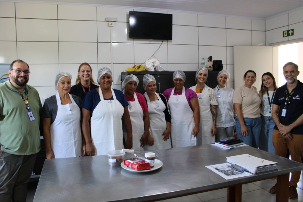 CRAS, SENAC E PREFEITURA PROMOVEM CURSO DE CONFEITARIA EM PEABIRU