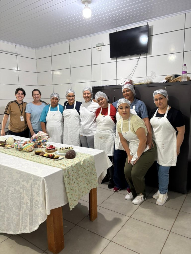 CRAS, SENAC E PREFEITURA PROMOVEM CURSO DE CONFEITARIA EM PEABIRU