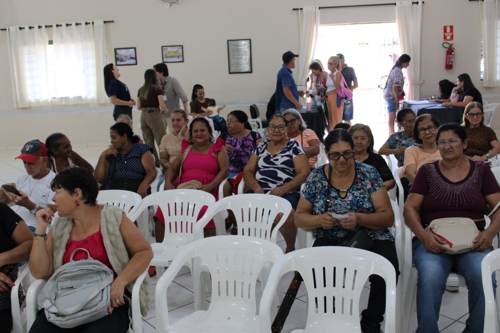 REUNIÃO DA PESSOA IDOSA REÚNE 86 PARTICIPANTES EM PEABIRU