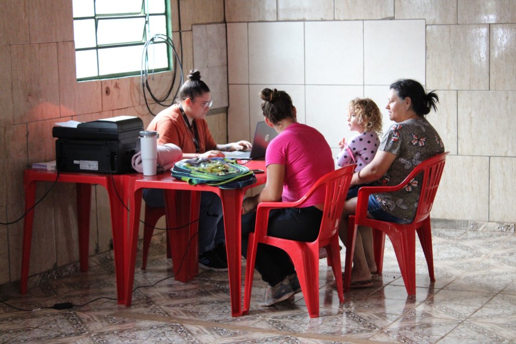 MUTIRÃO DO CADASTRO ÚNICO ATUALIZA DADOS DE 67 FAMÍLIAS NO ASSENTAMENTO SANTA RITA
