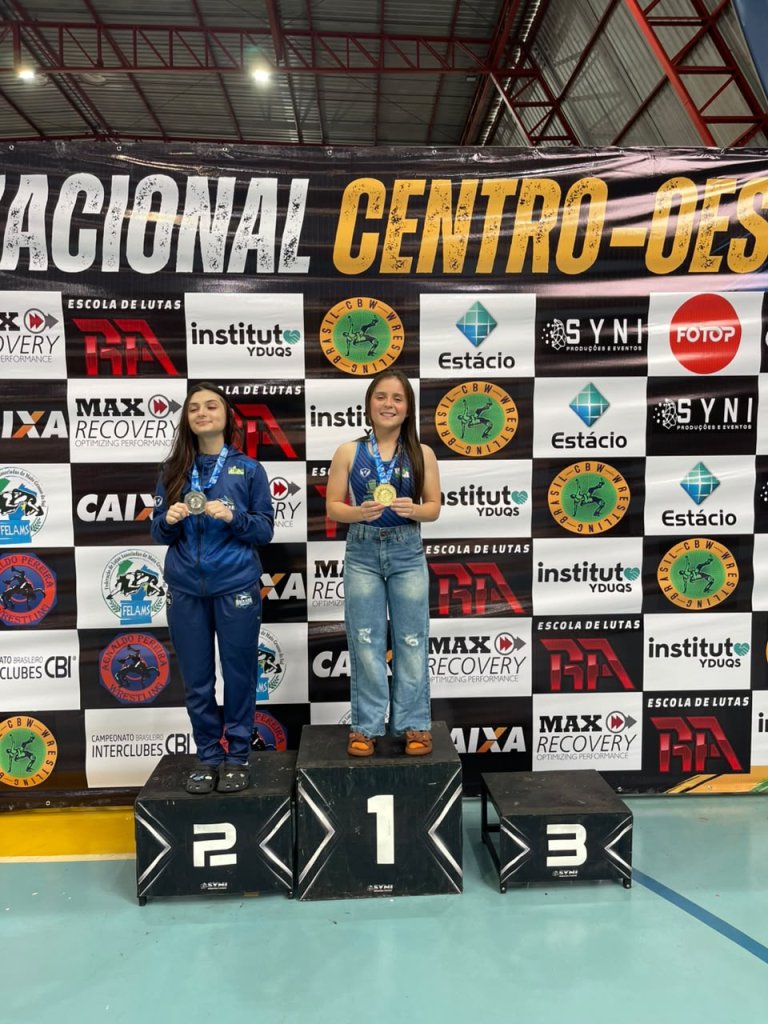 ATLETA DE PEABIRU CONQUISTA TÍTULOS E SE DESTACA NO WRESTLING