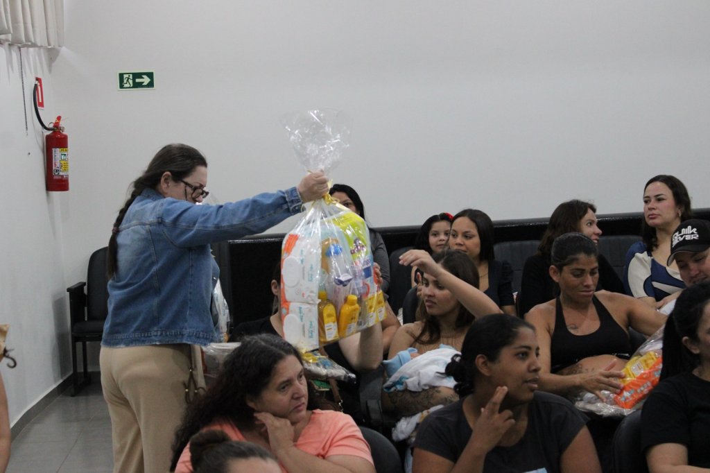 PEABIRU REALIZA ENCONTRO PARA GESTANTES E PUÉRPERAS COM ENTREGA DE KITS NATALIDADE