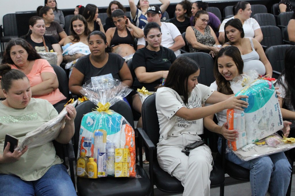 PEABIRU REALIZA ENCONTRO PARA GESTANTES E PUÉRPERAS COM ENTREGA DE KITS NATALIDADE