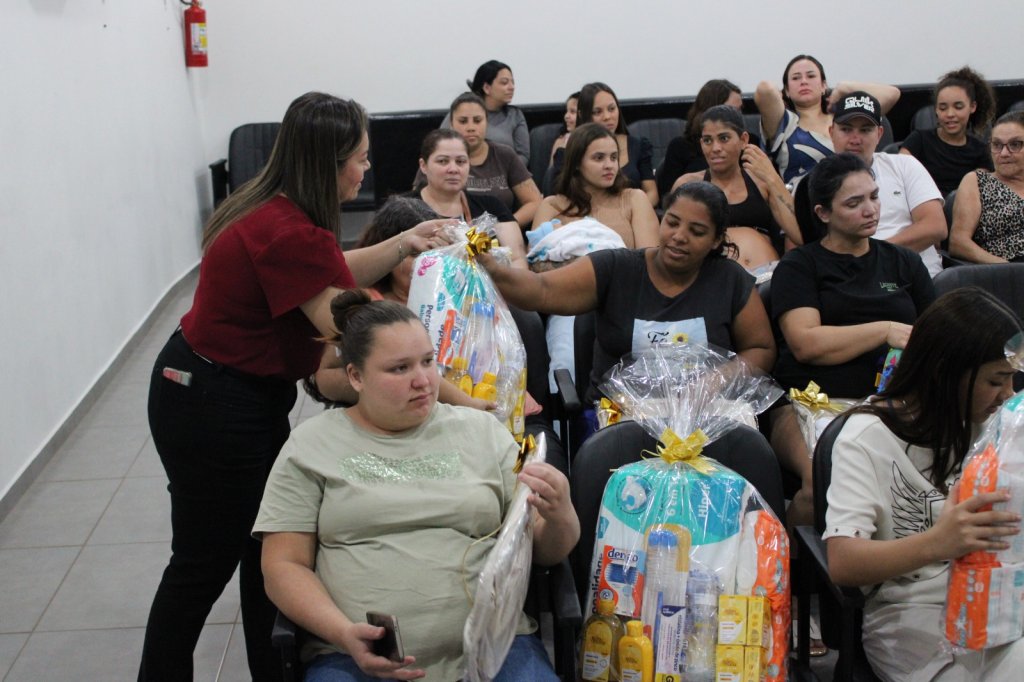 PEABIRU REALIZA ENCONTRO PARA GESTANTES E PUÉRPERAS COM ENTREGA DE KITS NATALIDADE