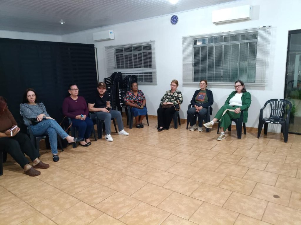 PREFEITURA DE PEABIRU REALIZA REUNIÃO DE ALINHAMENTO COM OFICINEIROS DA ASSISTÊNCIA SOCIAL