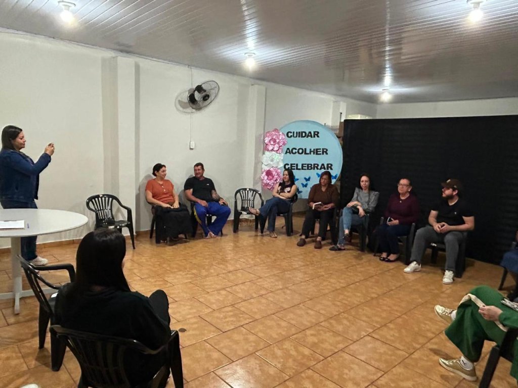 PREFEITURA DE PEABIRU REALIZA REUNIÃO DE ALINHAMENTO COM OFICINEIROS DA ASSISTÊNCIA SOCIAL