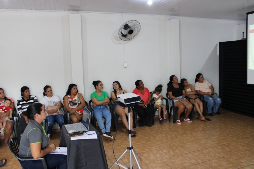 PAIF E PROGRAMA NOSSA GENTE PARANÁ PROMOVEM ENCONTRO DE REFLEXÃO E CONVIVÊNCIA