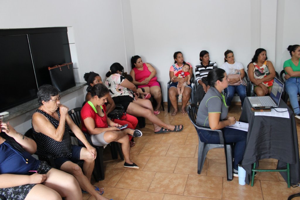 PAIF E PROGRAMA NOSSA GENTE PARANÁ PROMOVEM ENCONTRO DE REFLEXÃO E CONVIVÊNCIA